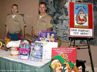 Zaklada Marine Toys for Tots