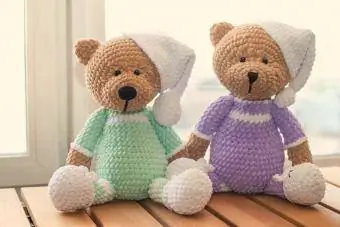 Dua beruang teddy sumbat dikait
