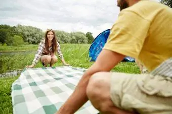 Arrangere campingplass