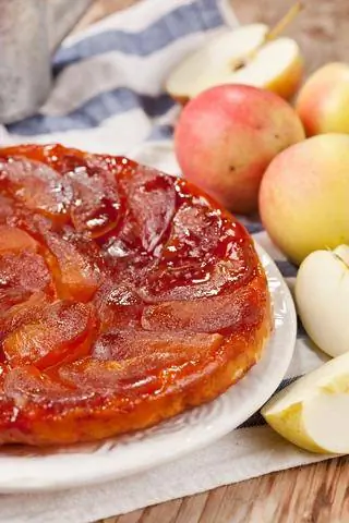 Jabolčni tarte tatin; © Maxim Shebeko | Dreamstime.com