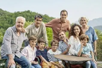 Multi generation familie i gården