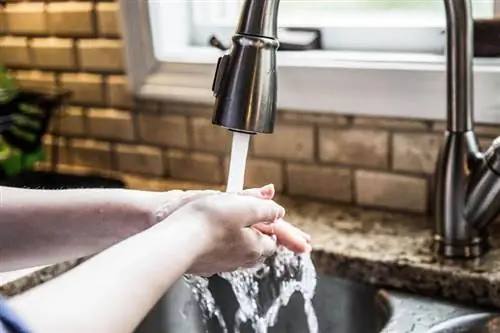 Comment nettoyer une tête de robinet : des moyens simples d'éliminer les accumulations