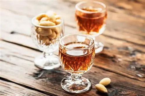 Hemlagad Amaretto-recept för snabb, smakrik likör