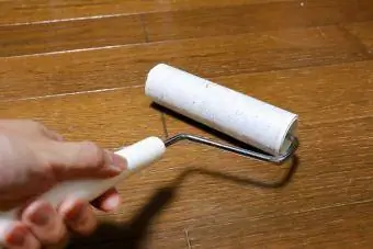 döşəmədə lint roller