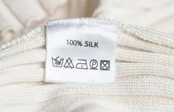 Etiketa svilene odjeće