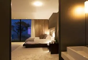 Geceleri güzel yatak odası