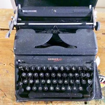 Modelo ng Hermes typewriter 2000