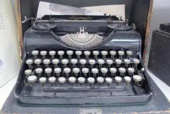 En gammel Olympia skrivemaskine