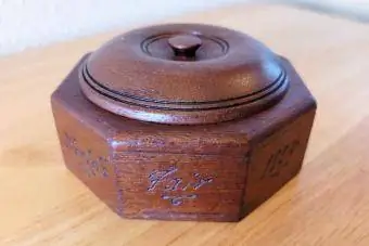 Antika küçük 1934 Dünya Fuarı hatıra ahşap biblo kutusu, yüzük kutusu, kapaklı mücevher kutusu