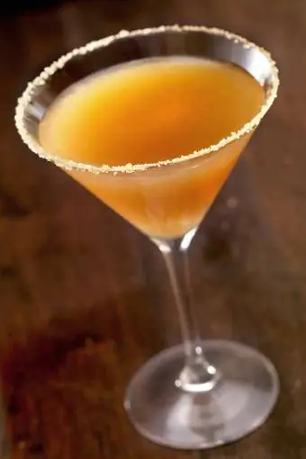 Klassieke Sidecar Cocktail met 'n Sugared Rim