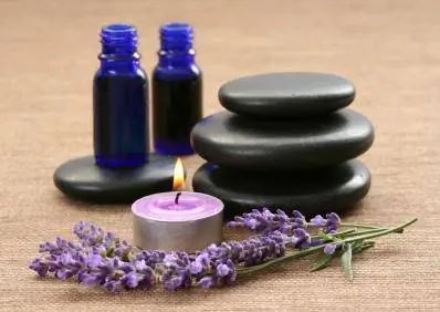 Aromaterapi-oppskrifter for å lage lys