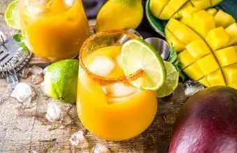 Mango Mule коктейли