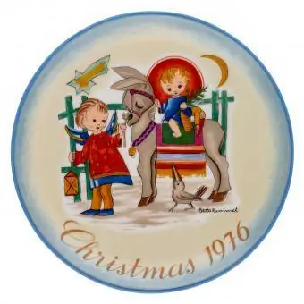 Zabytkowy talerz bożonarodzeniowy siostry Berty Hummel z 1976 roku zatytułowany Sacred Journey