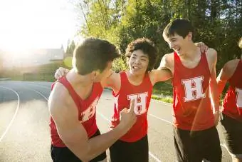 Legame tra atleti di atletica leggera delle scuole superiori