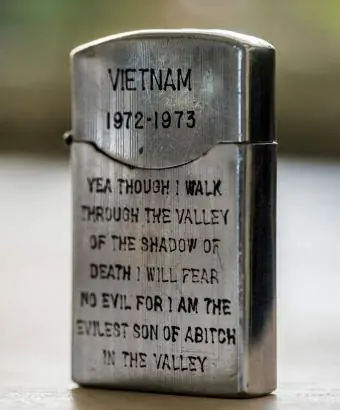 Pemetik api Zippo dari Vietnam 1972-1973