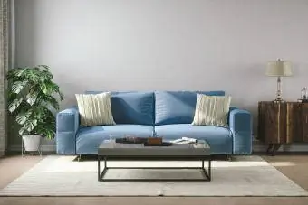 Treba li feng shui sofa biti uza zid