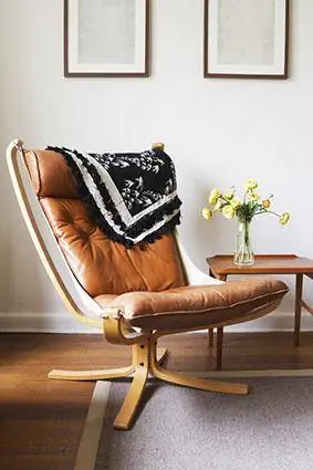 vintage tan danski stol