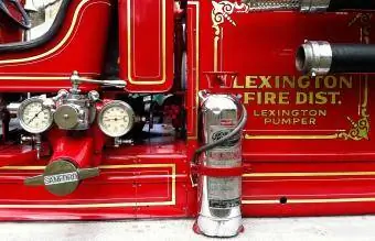 старинная пожарная машина