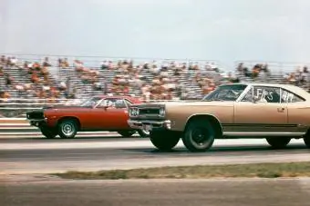 1970'lerin Arabaları drag yarışı