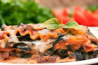 Teljes kiőrlésű vegetáriánus lasagna spenóttal
