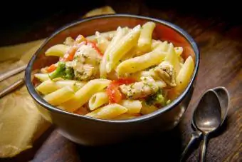 Piletina Alfredo Penne Primavera