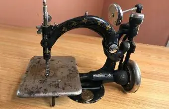 Antique National Sewing Machine Company