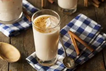 Brandy Horchata nrog Nutmeg