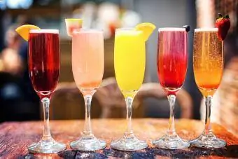 Các loại cocktail Brunch đầy màu sắc