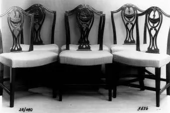 Altı adet Hepplewhite tarzı yemek sandalyesi seti