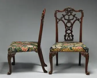 ออกแบบโดย Thomas Chippendale เก้าอี้ข้างคู่