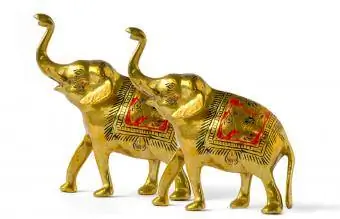 iki altın fil heykeli