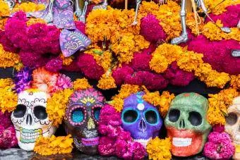 Zbukurimet e altarit të festimeve të Ditës së të Vdekurve në Mexico City