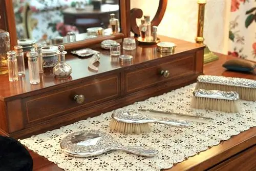 Vintage Vanity Sets: Isang Pagtingin sa isang Elegant Essentials