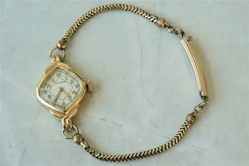 Antikni satovi s narukvicama: ono što želite tražiti