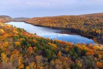 Jezero v Porcupine Mountains, Michigan