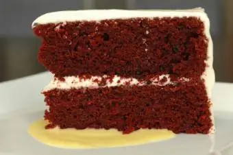 وصفة كعكة المخملية الحمراء