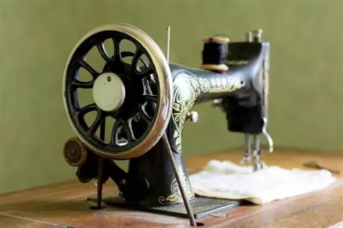 Antikke symaskinmerker med en plass i historien
