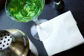 Martini verde e uno shaker