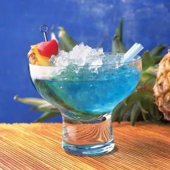 Blå hawaiisk cocktail