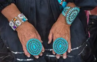 Navajo tradičné tyrkysové šperky