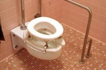 Des toilettes rétro-aménagées