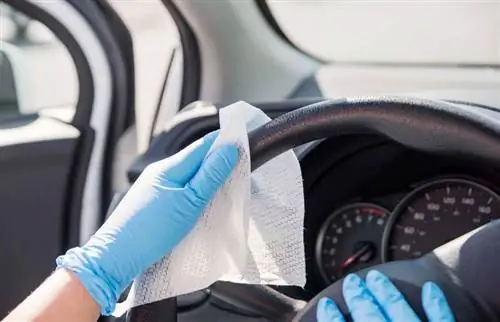 Com desinfectar els punts d'accés del vostre cotxe