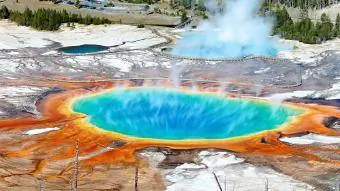 Geothermal pas dej Yellowstone National Park Wyoming