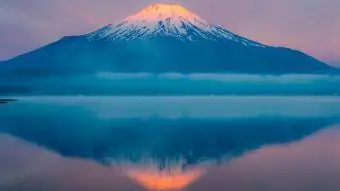 Mount Fuji thiab reflection Yamanaka pas dej, Nyiv