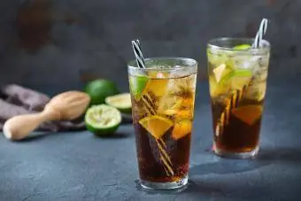 Cocktail au rhum et au coca