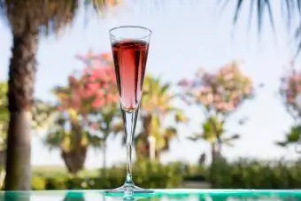 Cóctel Kir Royale