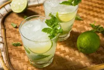 klassisk mojito cocktail