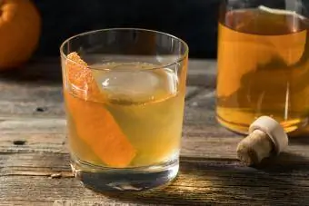 cocktail cổ điển kiểu cũ