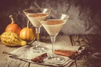 Cocktail martini à la cannelle d'automne