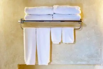 Πετσέτες Κρεμασμένες στον Τοίχο